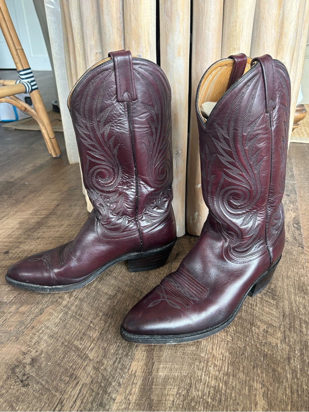Men’s Dan Post Dark Cherry / Oxblood Traditional Round Toe Cowboy Boot Size 11 D